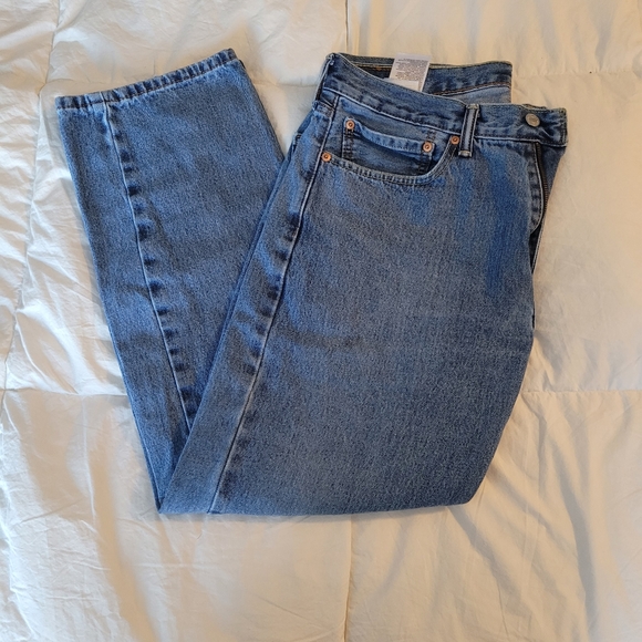 Medium Wash 505 Levi Jeans 36 x 30 - Picture 2 of 7